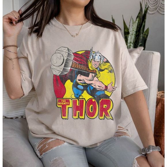 Marvel Mighty Thor Hammer Throw Tshirt Retro Marvel Comic Shirt - Picture 1 of 4